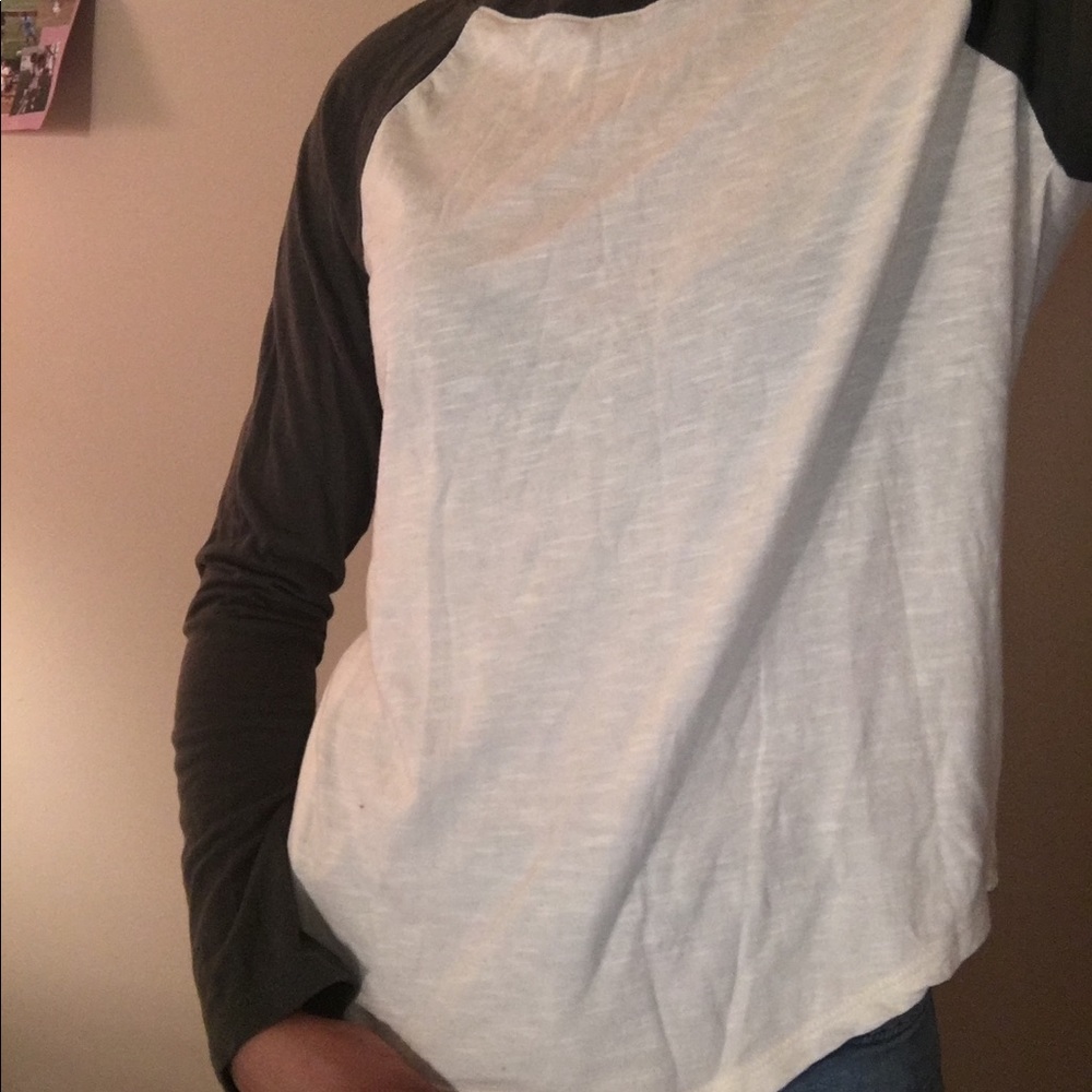 Forest green + heathered-white baseball tee!